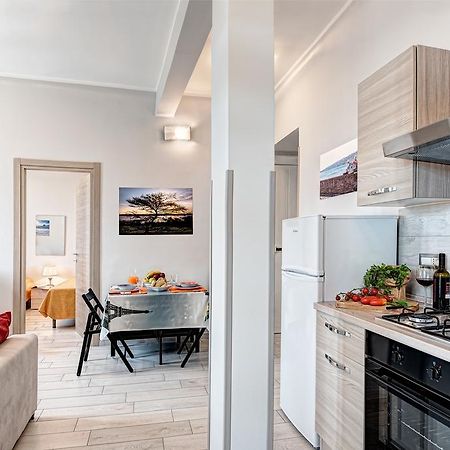 Giggino'S Flat - Live Like A Local Apartment Napoli Bagian luar foto