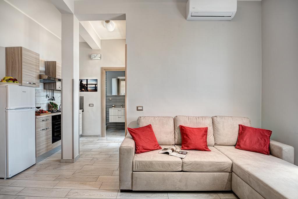 Giggino'S Flat - Live Like A Local Apartment Napoli Bagian luar foto