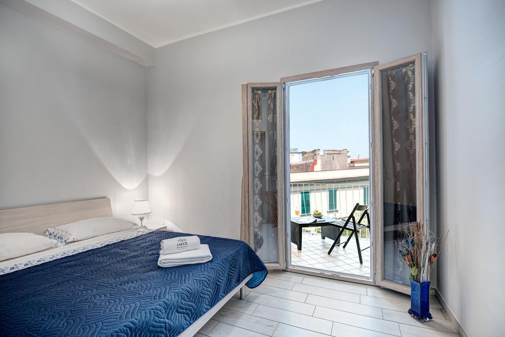 Giggino'S Flat - Live Like A Local Apartment Napoli Bagian luar foto