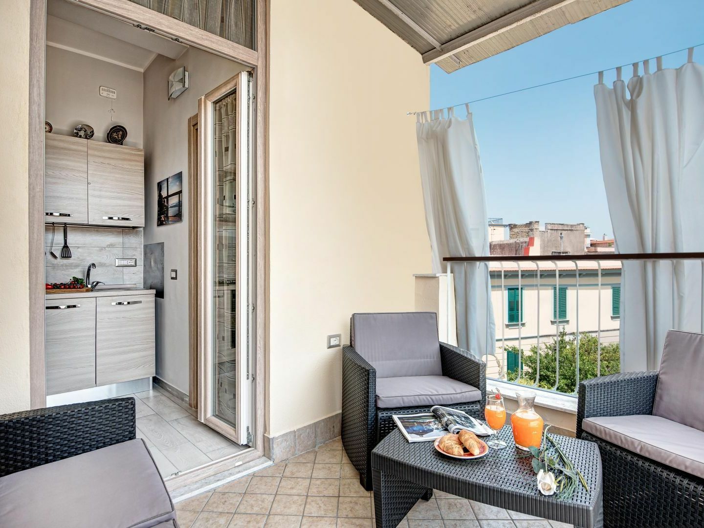 Giggino'S Flat - Live Like A Local Apartment Napoli Bagian luar foto